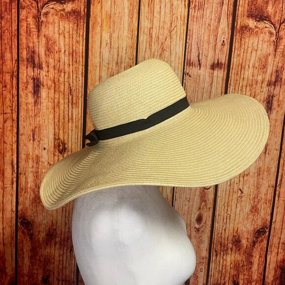 Cappelli Straworld, Inc. wide brim floppy hat with black ribbon 18" across - Picture 2 of 5